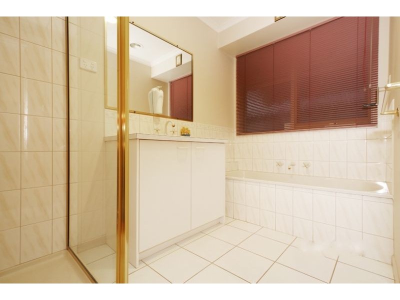 5 Oxenford Rise, Narre Warren South VIC 3805