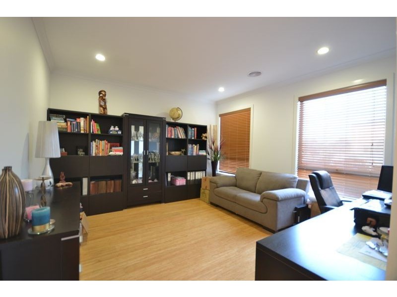 13 Lia Amie Place, Berwick VIC 3806
