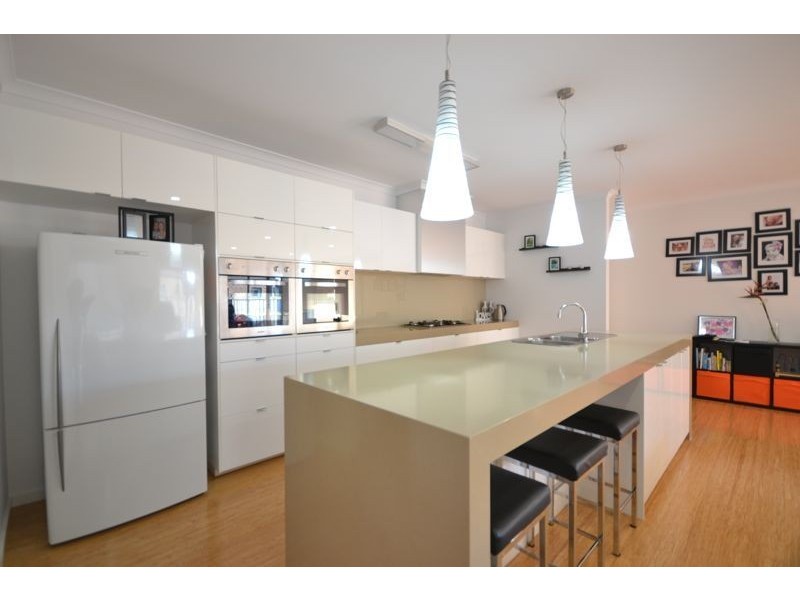 13 Lia Amie Place, Berwick VIC 3806