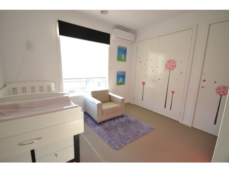 13 Lia Amie Place, Berwick VIC 3806