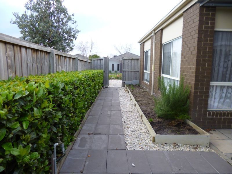 37 GOLDEN GROVE, Narre Warren South VIC 3805