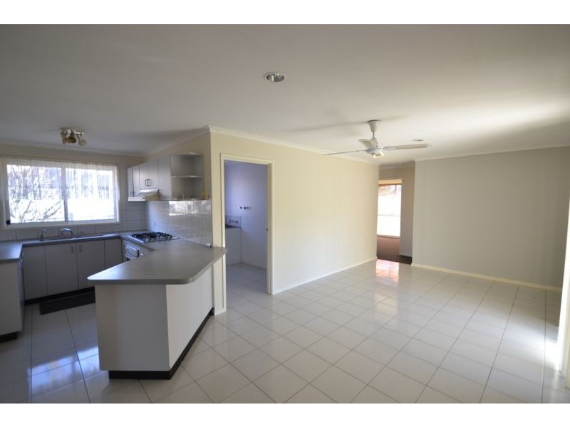 19 Elda Court, Cranbourne North VIC 3977