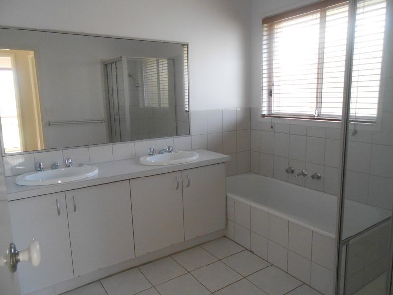 19 Elda Court, Cranbourne North VIC 3977