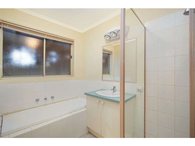 20 Greenmantle Close, Cranbourne West VIC 3977