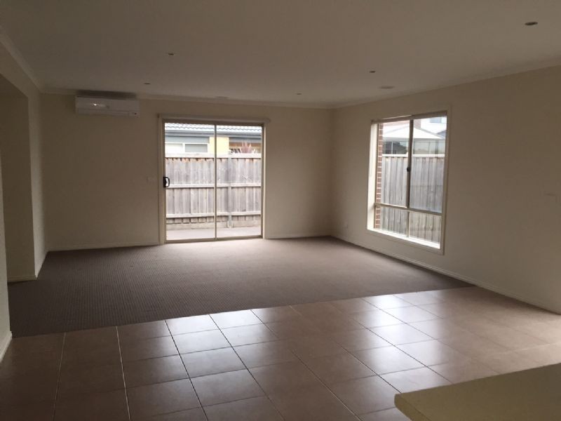 37 WINDMILL CIRCUIT, Lyndhurst VIC 3975