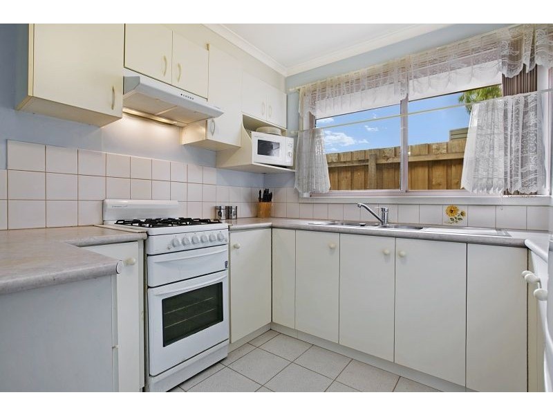 2/12 Tinara Court, Cranbourne North VIC 3977