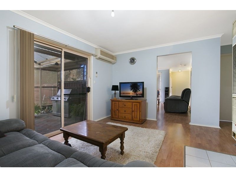2/12 Tinara Court, Cranbourne North VIC 3977