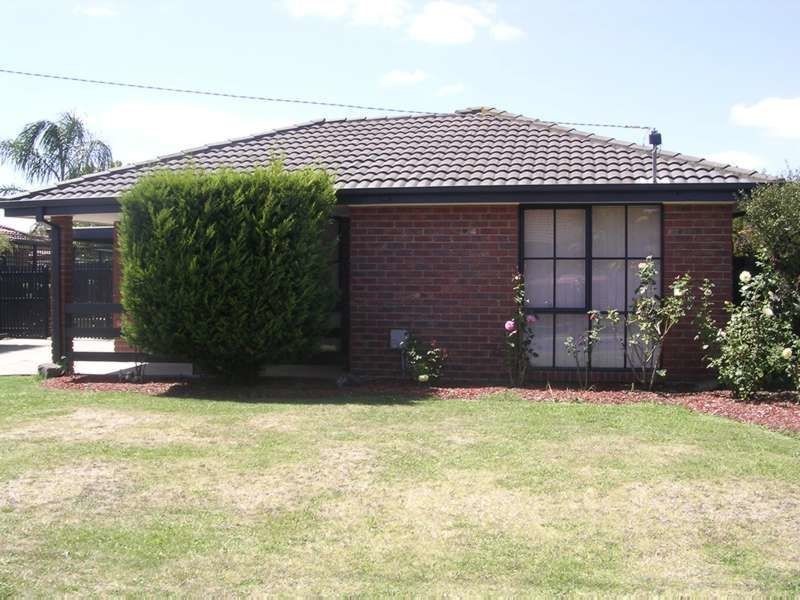 16 Caroline Crescent, Cranbourne VIC 3977