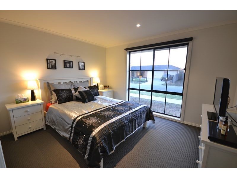 8 Barnes Way, Koo Wee Rup VIC 3981