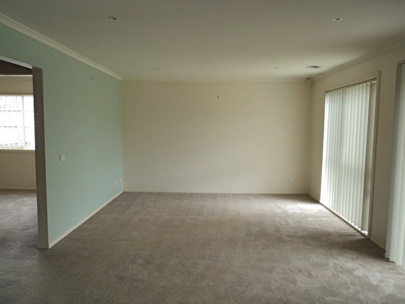 54 Majestic Boulevard, Cranbourne VIC 3977