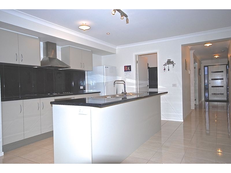 30 Flash Dan Drive, Cranbourne East VIC 3977