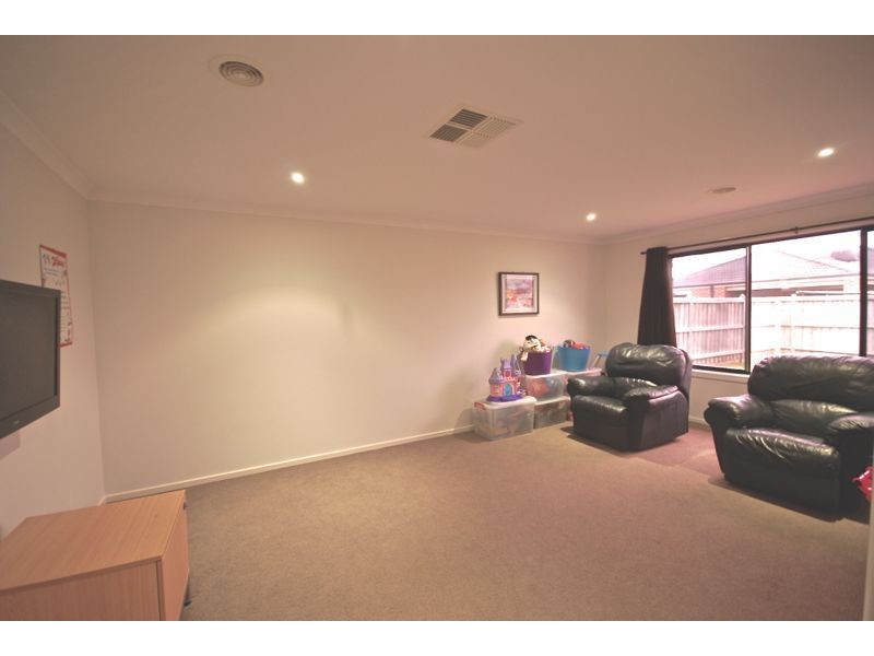 30 Flash Dan Drive, Cranbourne East VIC 3977