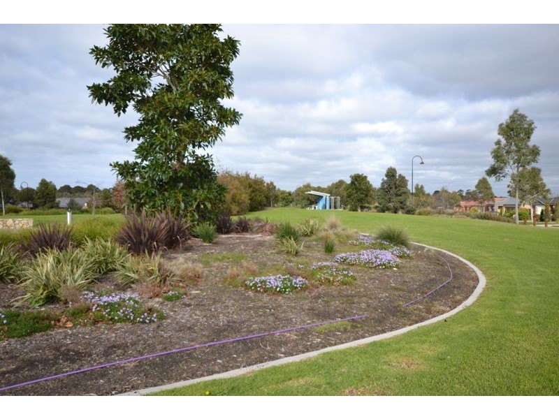 30 Flash Dan Drive, Cranbourne East VIC 3977