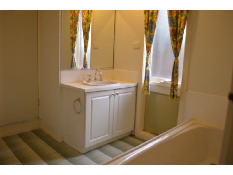 28 Victoria Road, Narre Warren VIC 3805