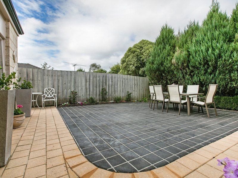 11 Terrace Gardens, Narre Warren South VIC 3805