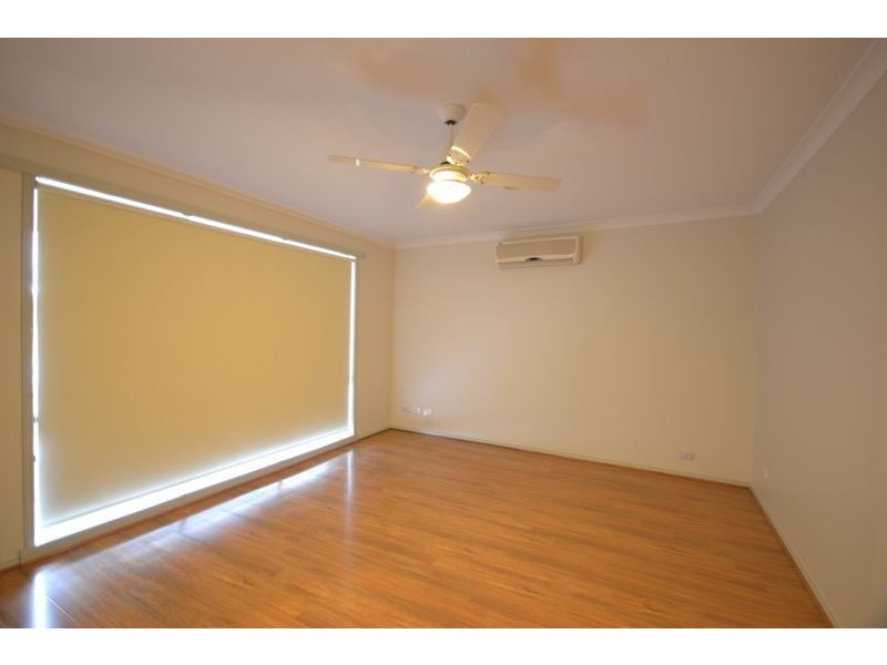 12 Raffindale Crescent, Cranbourne West VIC 3977