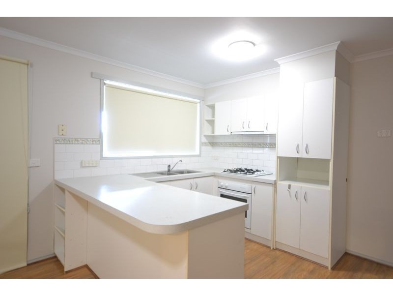 12 Raffindale Crescent, Cranbourne West VIC 3977