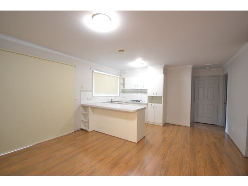 12 Raffindale Crescent, Cranbourne West VIC 3977