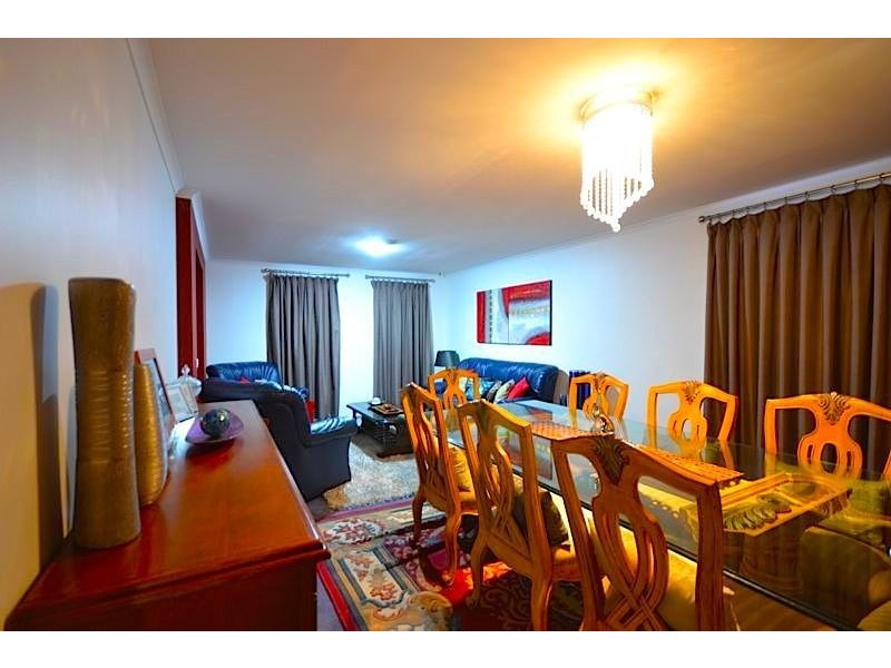 56 Hutchinson Drive, Lynbrook VIC 3975