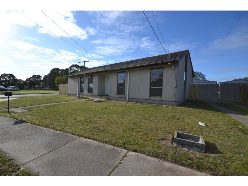 28 Valerie Drive, Cranbourne VIC 3977