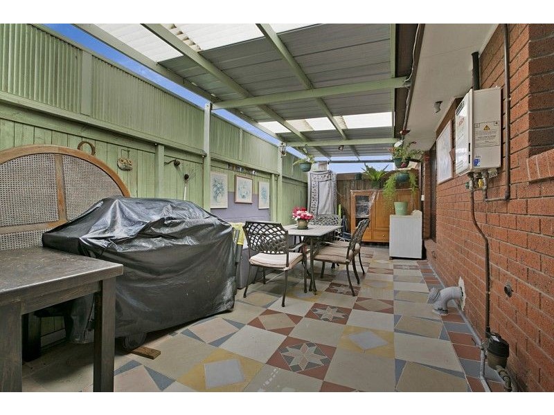 2/24 Alexander Street, Cranbourne VIC 3977