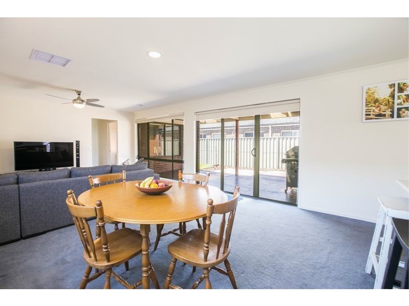 26 Ardent Crescent, Cranbourne East VIC 3977