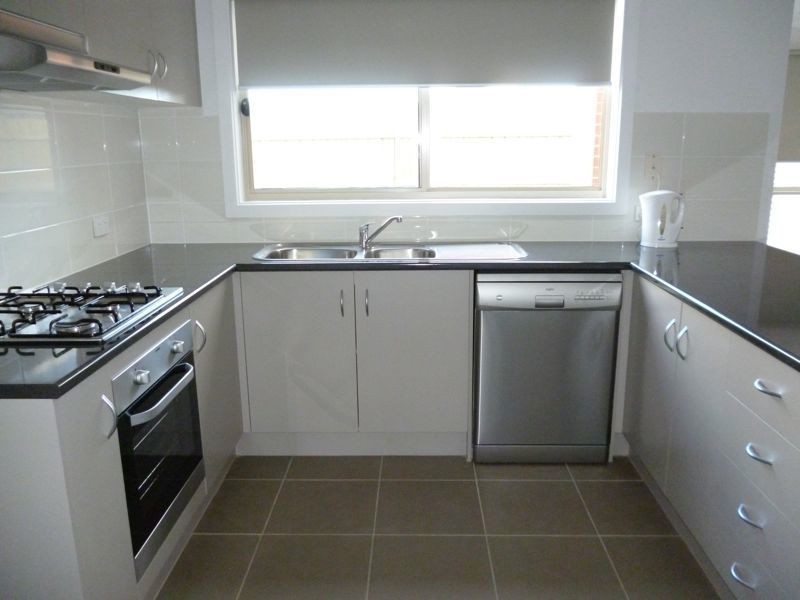 24 Melissa Way, Pakenham VIC 3810