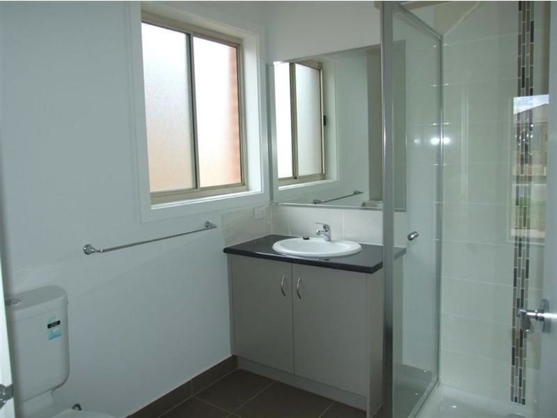 24 Melissa Way, Pakenham VIC 3810