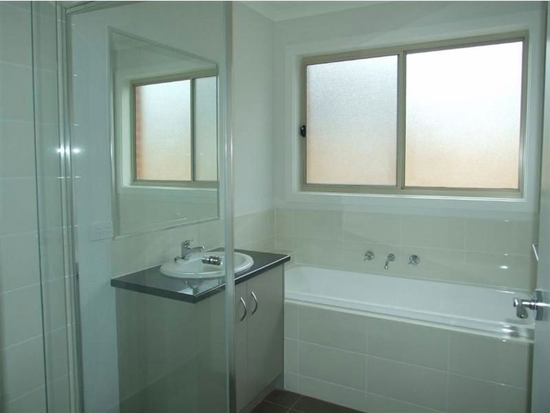 24 Melissa Way, Pakenham VIC 3810