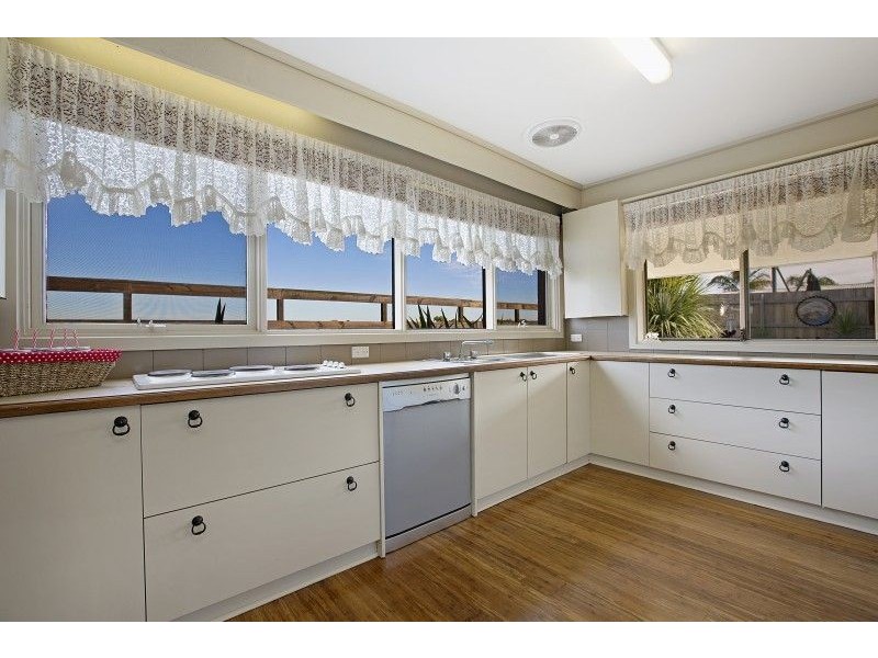 43 Spring Road, Junction Village VIC 3977