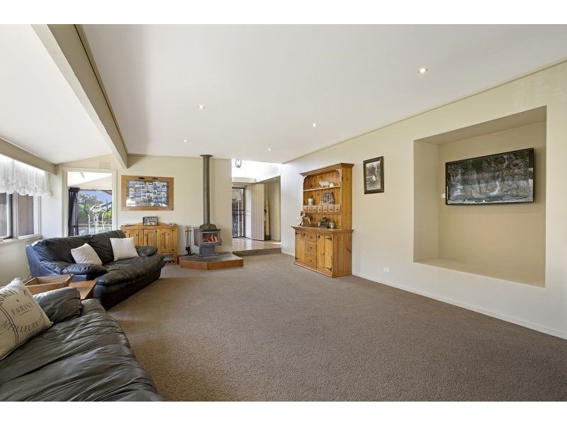 43 Spring Road, Junction Village VIC 3977