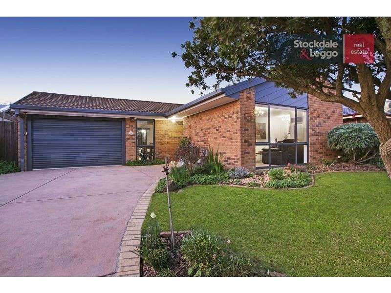 30 Hoysted Avenue, Cranbourne North VIC 3977