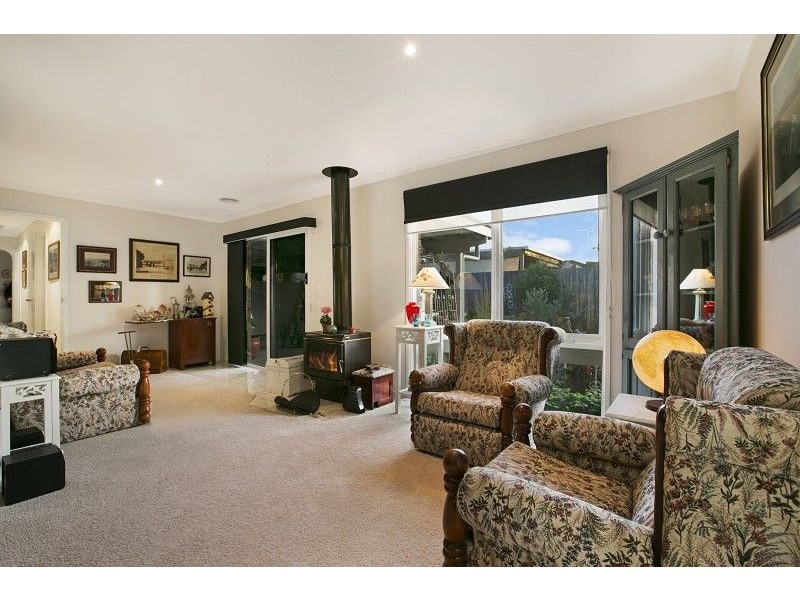 30 Hoysted Avenue, Cranbourne North VIC 3977