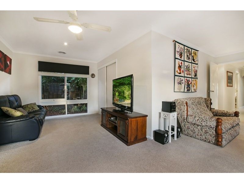 30 Hoysted Avenue, Cranbourne North VIC 3977