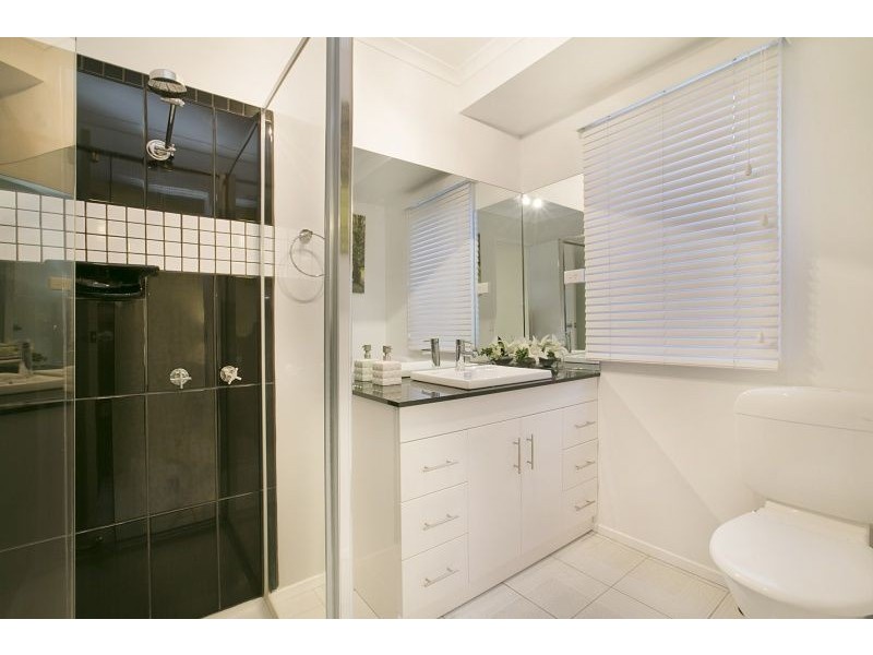 30 Hoysted Avenue, Cranbourne North VIC 3977