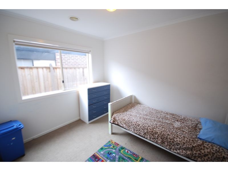 66 Sussex Avenue, Cranbourne North VIC 3977