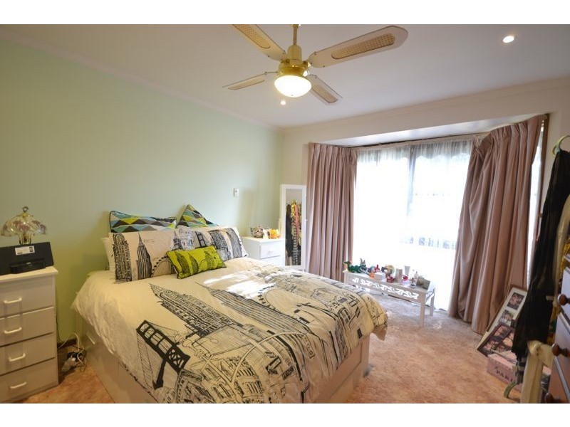 97 Lesdon Avenue, Cranbourne VIC 3977