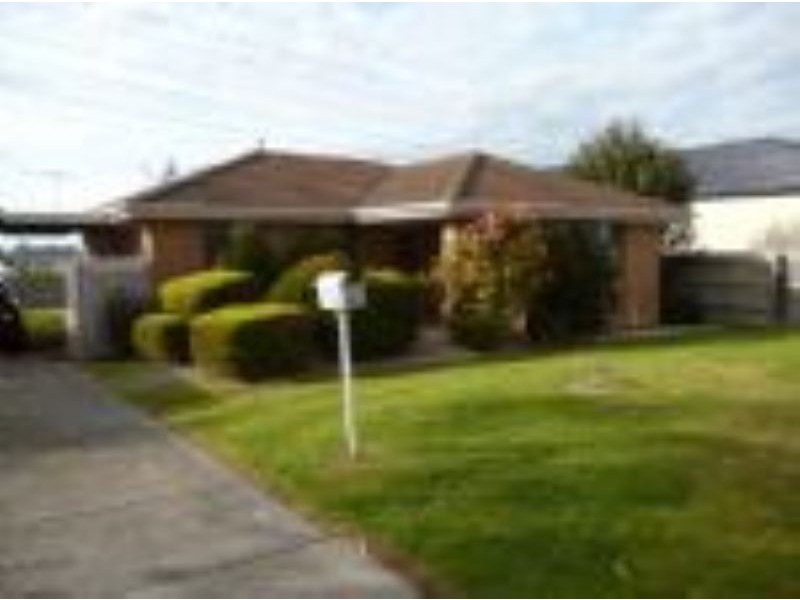 34 LESLEY DRIVE, Hampton Park VIC 3976