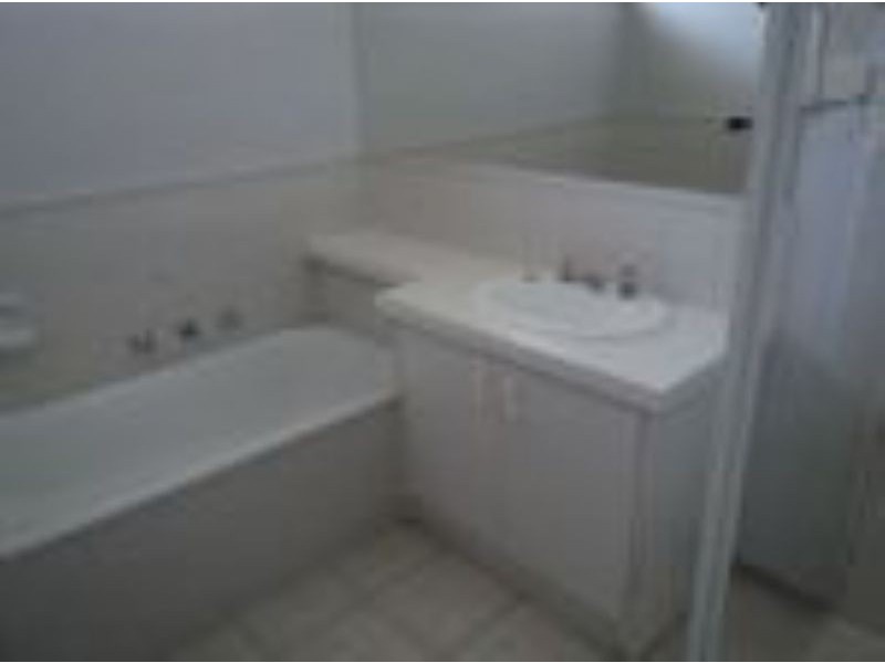 34 LESLEY DRIVE, Hampton Park VIC 3976