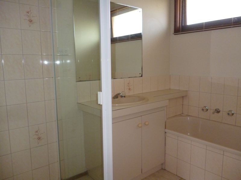 6 Caitlyn Court, Cranbourne North VIC 3977