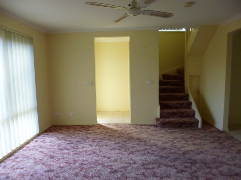 2/74 Huon Park Road, Cranbourne North VIC 3977