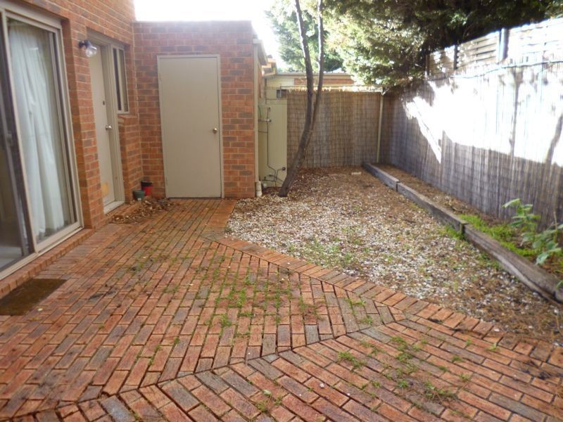 2/74 Huon Park Road, Cranbourne North VIC 3977