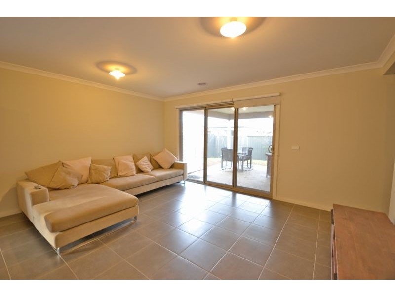 7 Cloverbank Drive, Cranbourne East VIC 3977