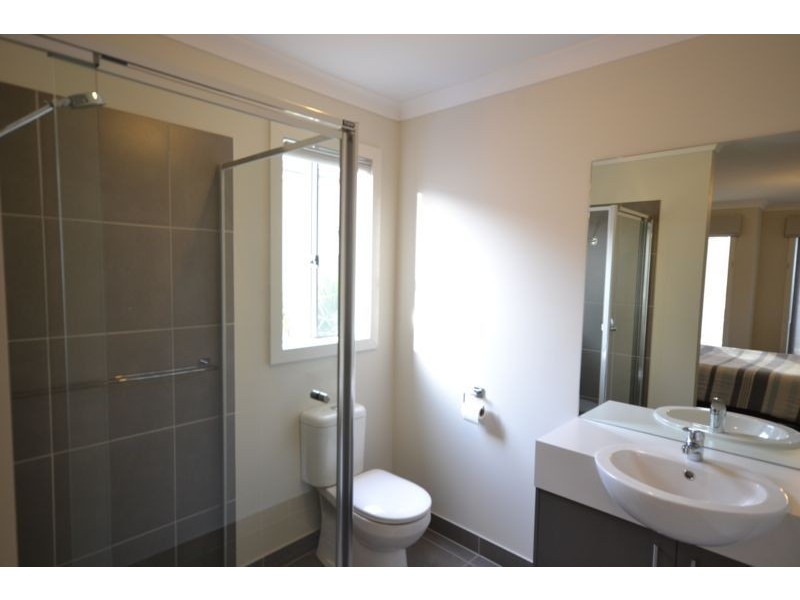 7 Cloverbank Drive, Cranbourne East VIC 3977