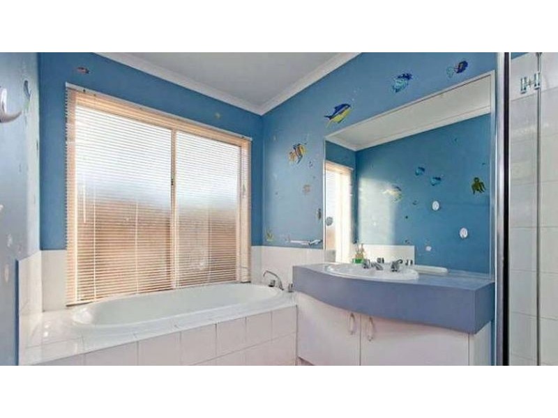 29 Langbourne Drive, Narre Warren South VIC 3805