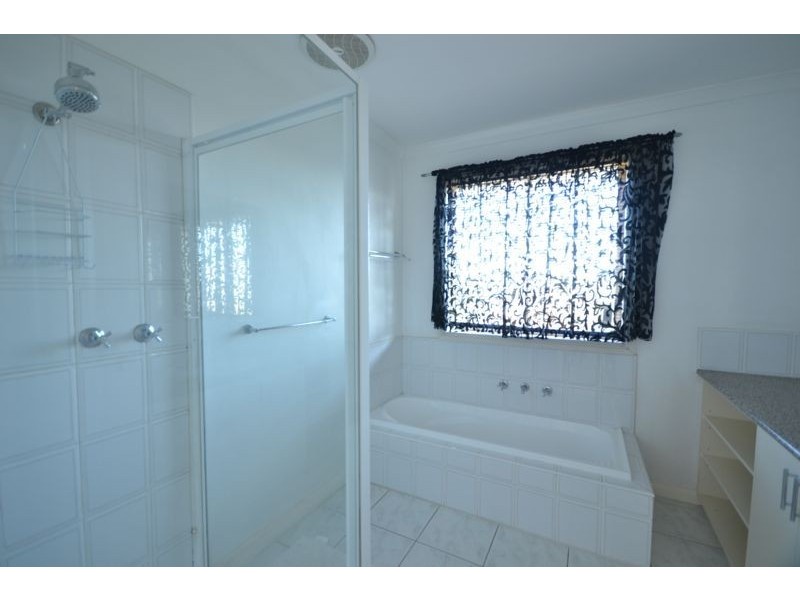 1/60 Arthur Phillip Drive, Endeavour Hills VIC 3802