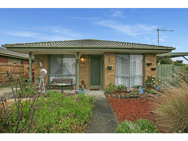 39 McGuigan Drive, Cranbourne West VIC 3977