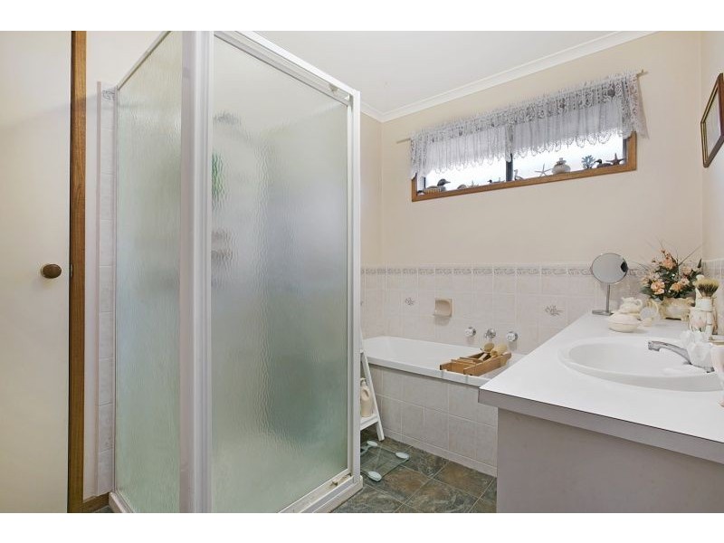 39 McGuigan Drive, Cranbourne West VIC 3977