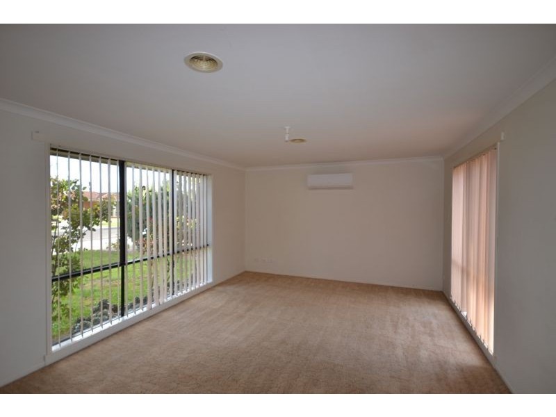 38 Trafalgar Way, Cranbourne East VIC 3977