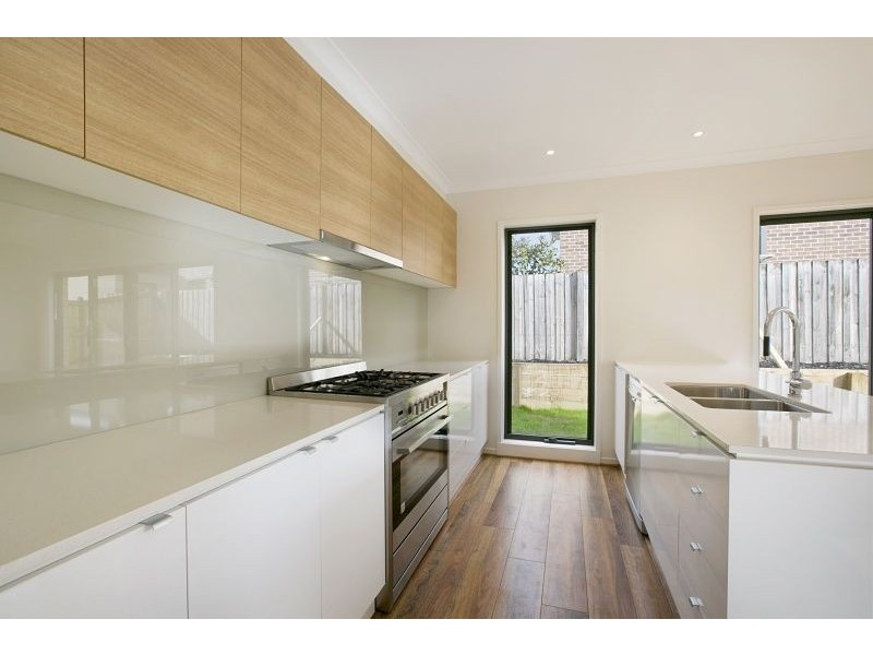 27 Casandra Court, Berwick VIC 3806